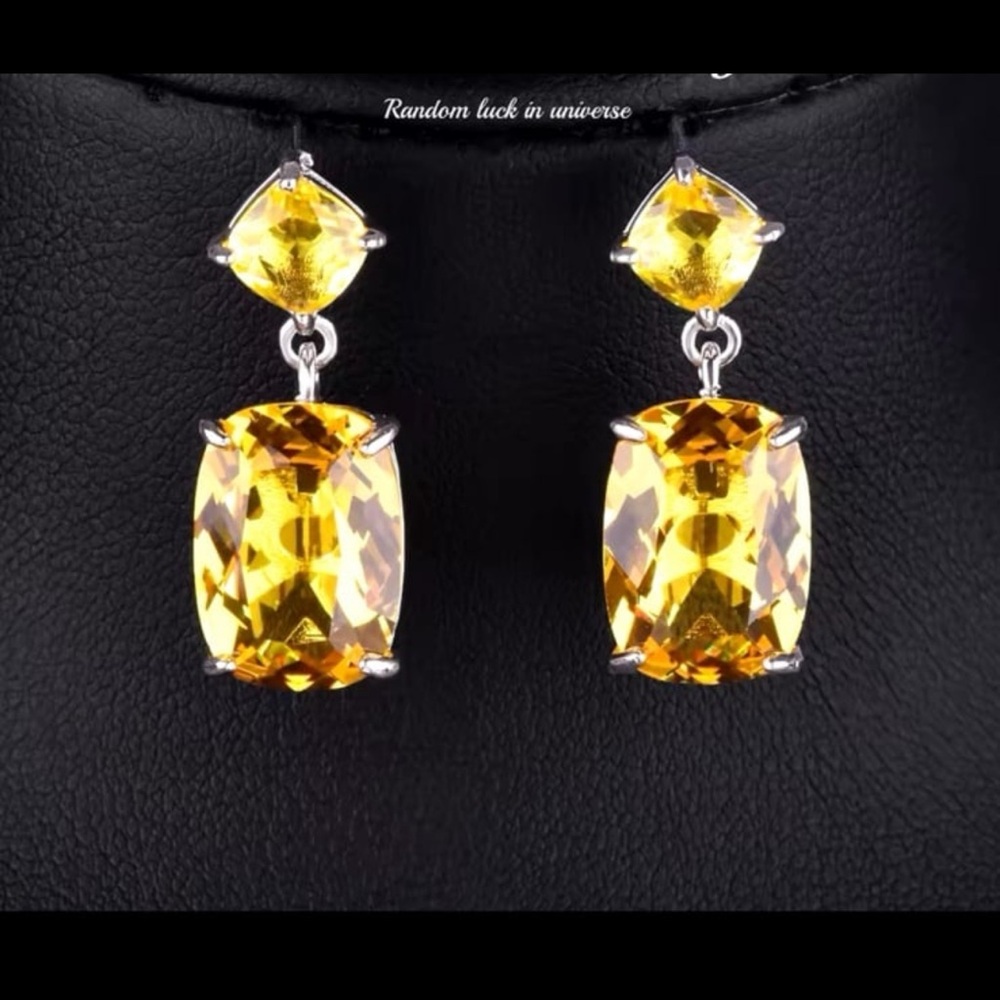 Gorgeous Swarovski elements topaz 5.2CT earrings topazhade  s